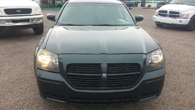 2007 Dodge Magnum SE