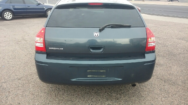 2007 Dodge Magnum SE