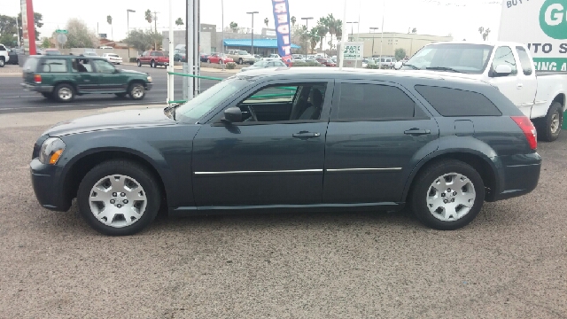 2007 Dodge Magnum SE