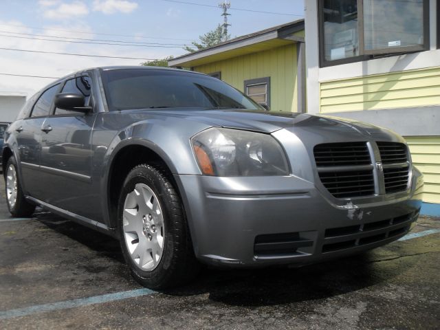 2007 Dodge Magnum SE
