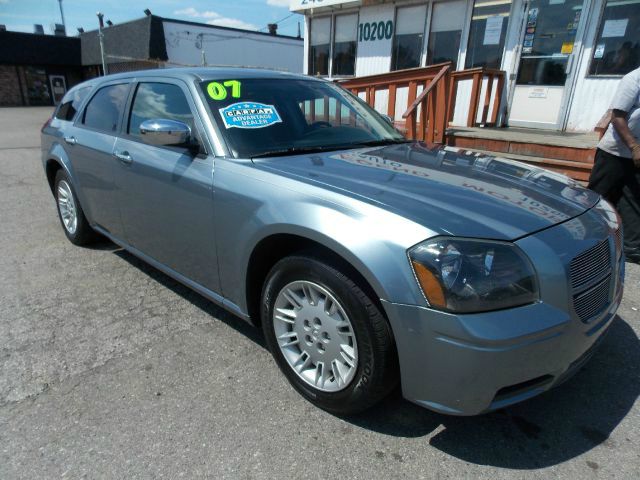 2007 Dodge Magnum SE