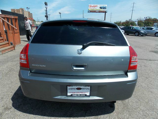 2007 Dodge Magnum SE