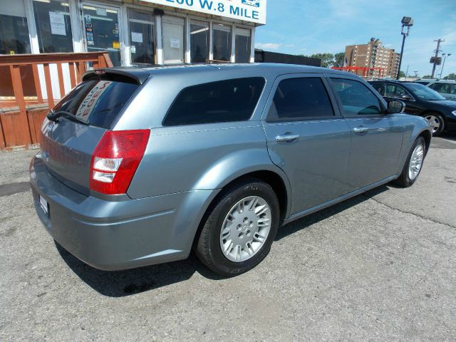 2007 Dodge Magnum SE