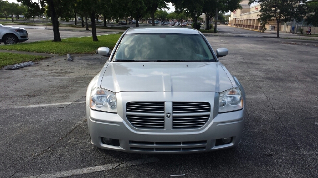 2007 Dodge Magnum S