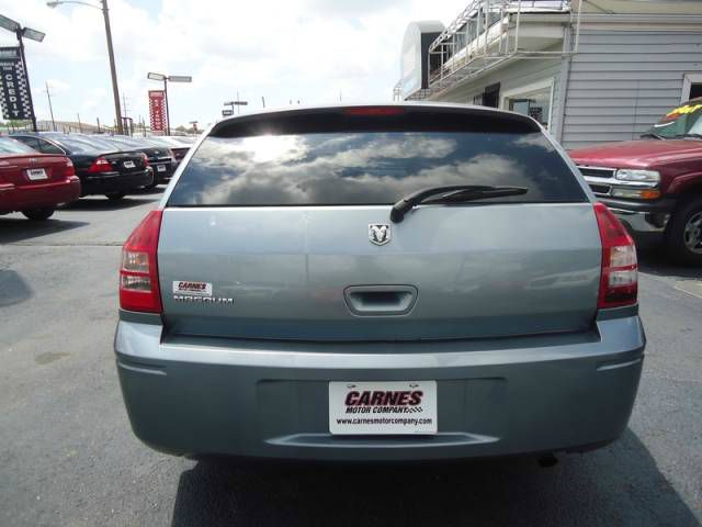 2007 Dodge Magnum SE