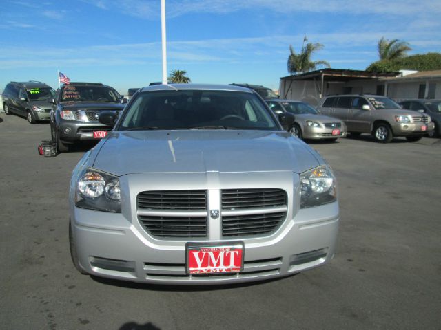 2007 Dodge Magnum SE