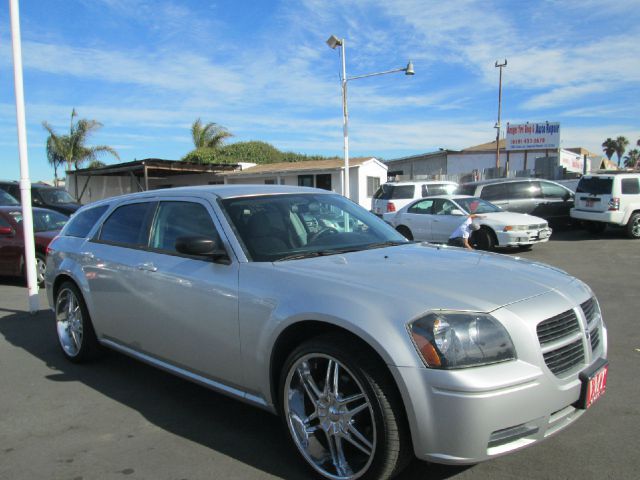 2007 Dodge Magnum SE