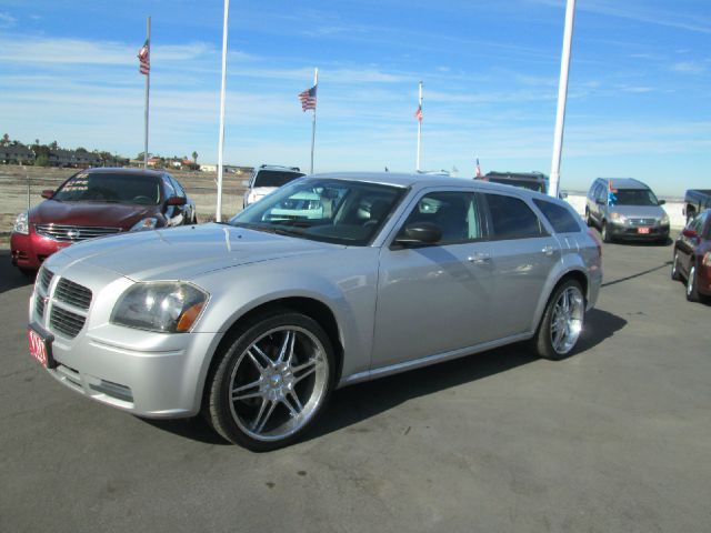 2007 Dodge Magnum SE
