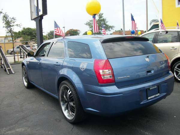 2007 Dodge Magnum SE