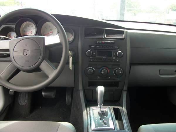 2007 Dodge Magnum SE