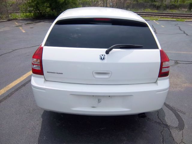 2007 Dodge Magnum SE