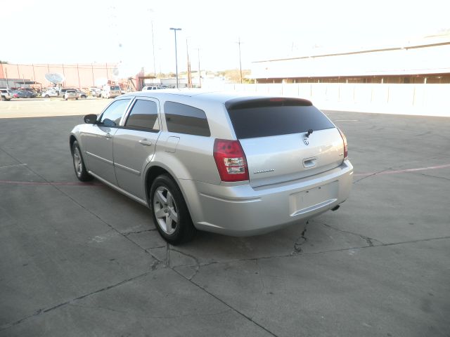 2007 Dodge Magnum S