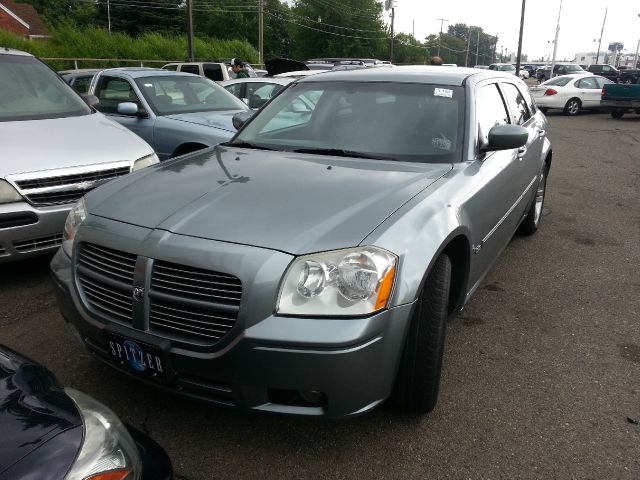 2007 Dodge Magnum S