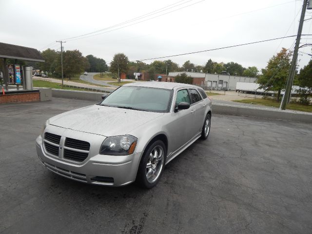 2007 Dodge Magnum SE