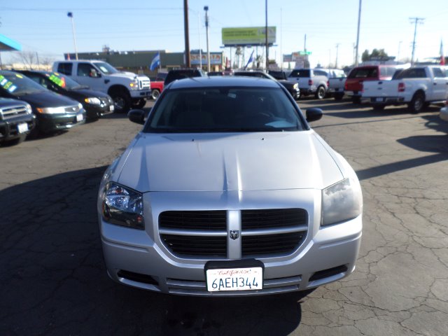 2007 Dodge Magnum SE