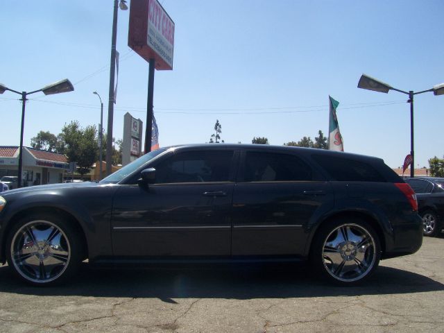 2007 Dodge Magnum S
