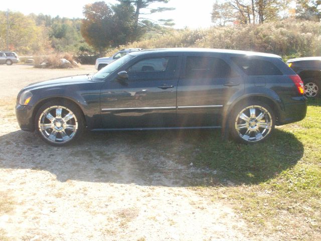 2007 Dodge Magnum SE