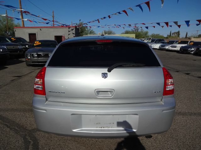 2007 Dodge Magnum S