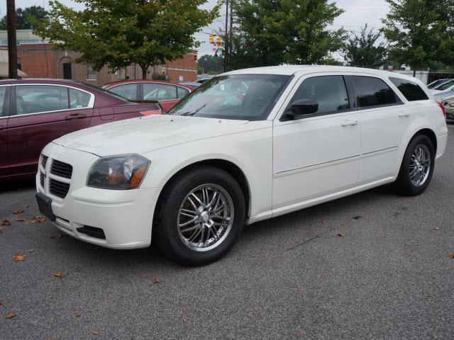 2007 Dodge Magnum SE