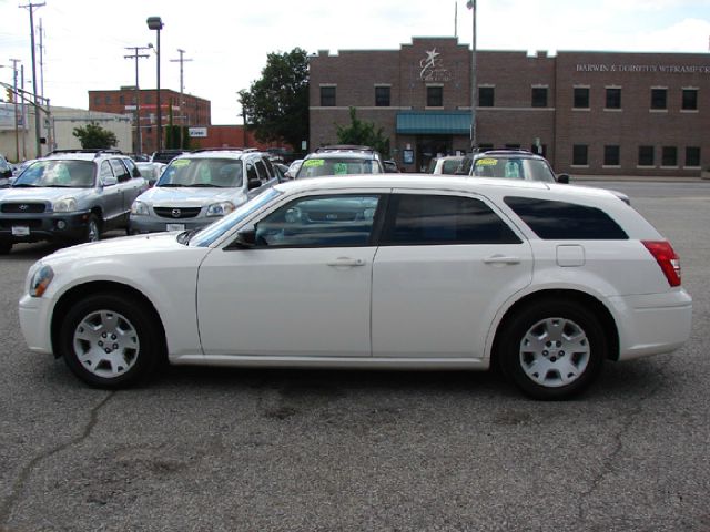 2007 Dodge Magnum SE