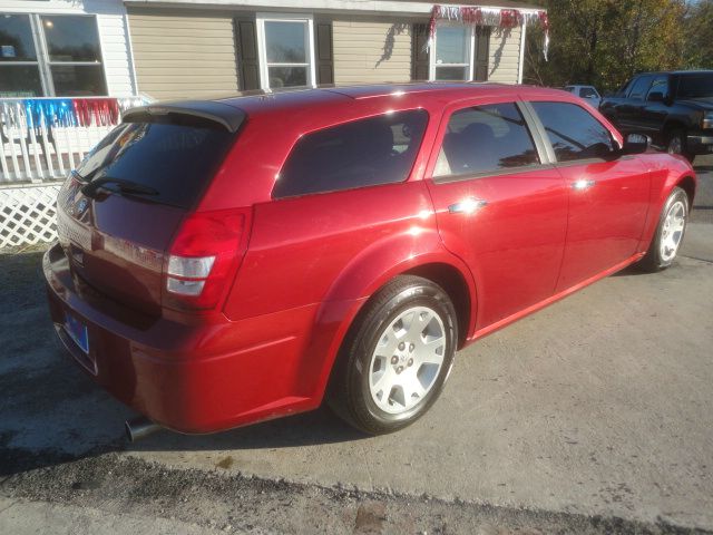 2007 Dodge Magnum SE