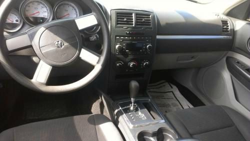 2008 Dodge Magnum Base