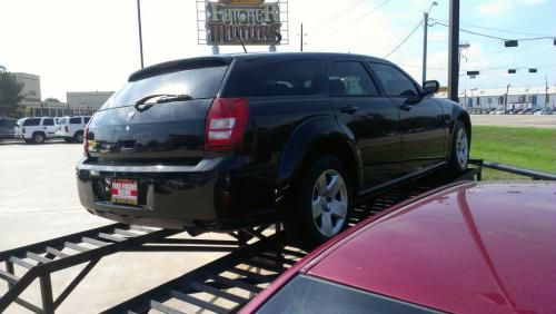 2008 Dodge Magnum Base
