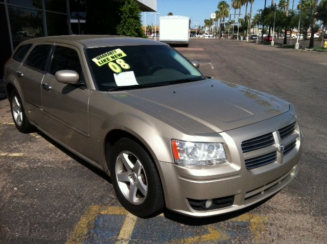 2008 Dodge Magnum S