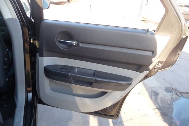 2008 Dodge Magnum Base