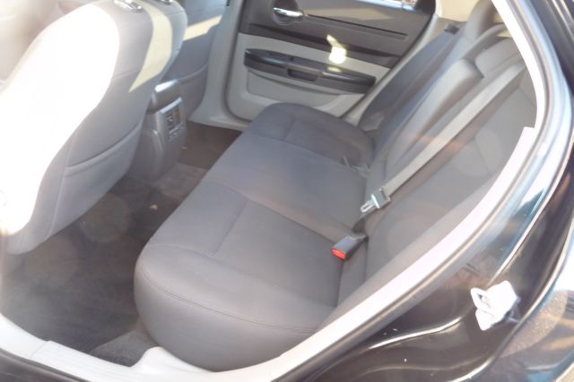 2008 Dodge Magnum Base