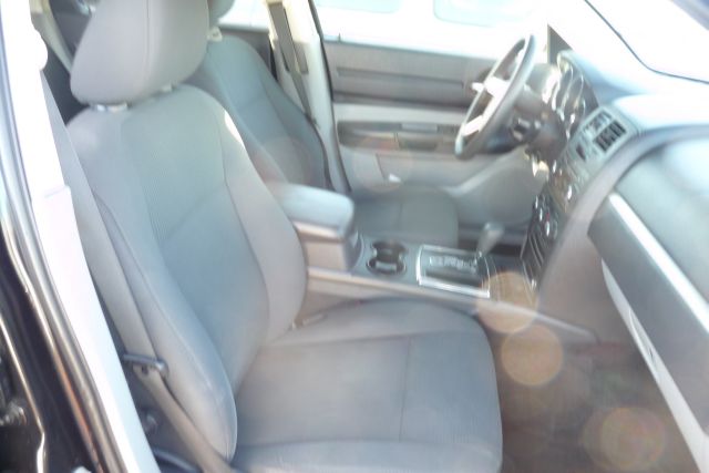 2008 Dodge Magnum Base