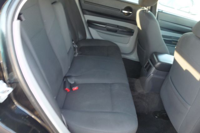 2008 Dodge Magnum Base