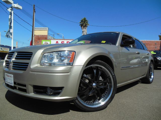 2008 Dodge Magnum S