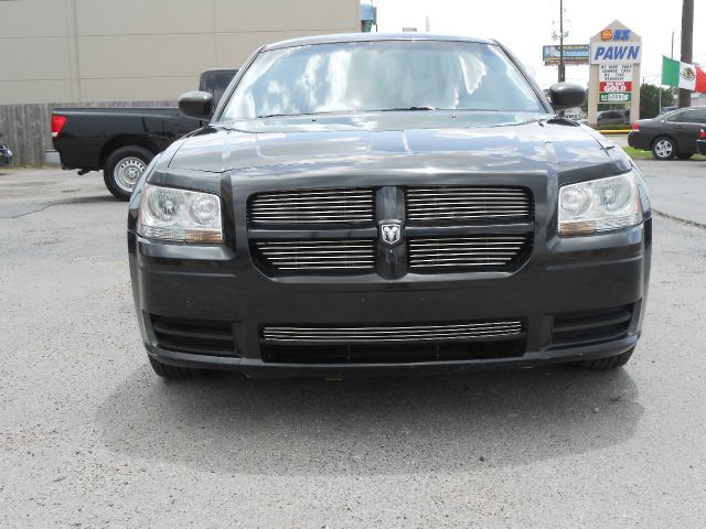 2008 Dodge Magnum Base
