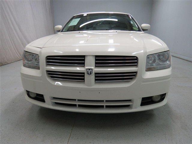 2008 Dodge Magnum 1500 135 WB Base