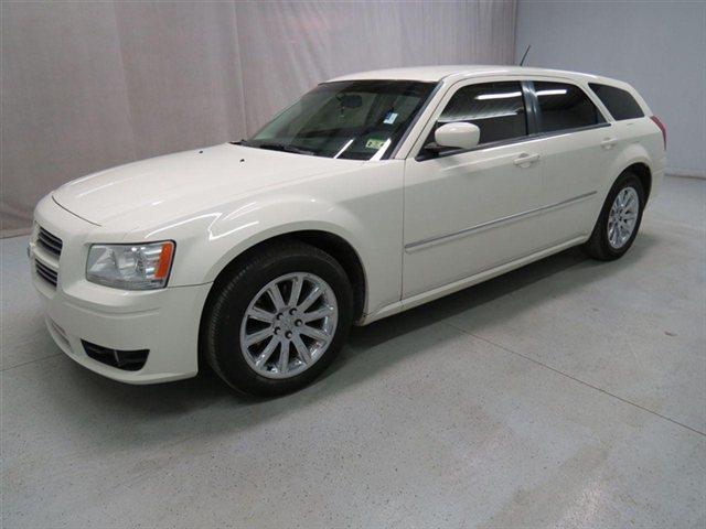 2008 Dodge Magnum 1500 135 WB Base