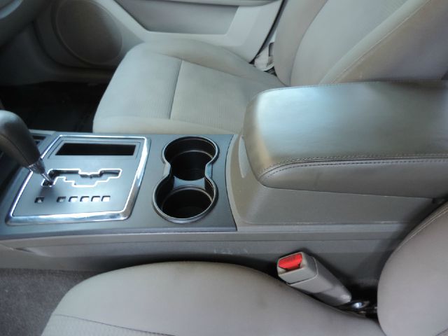 2008 Dodge Magnum Base