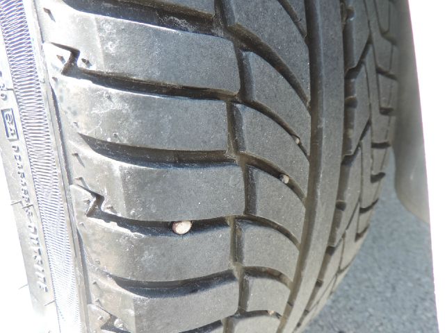 2008 Dodge Magnum Base