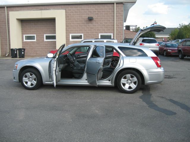 2008 Dodge Magnum S