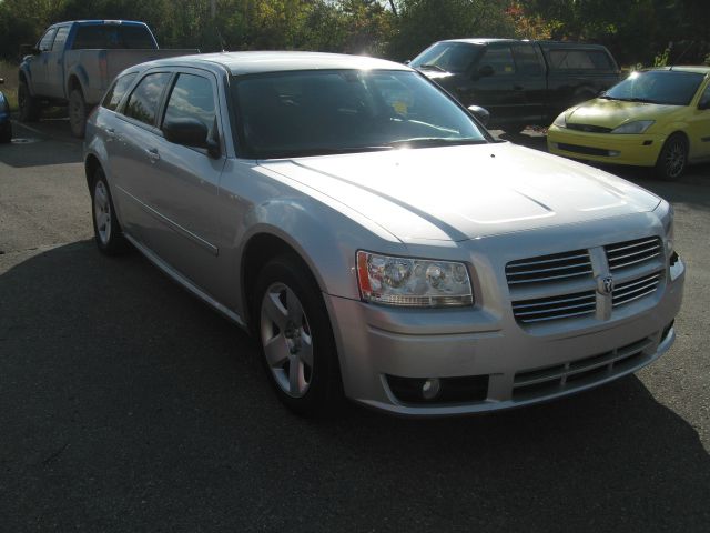 2008 Dodge Magnum S