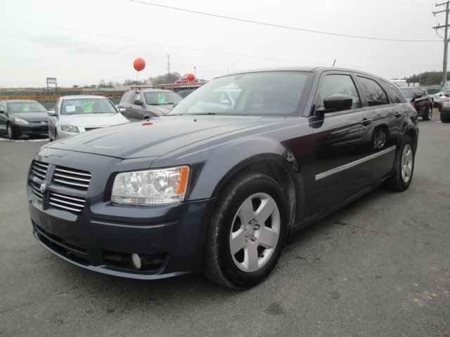 2008 Dodge Magnum S
