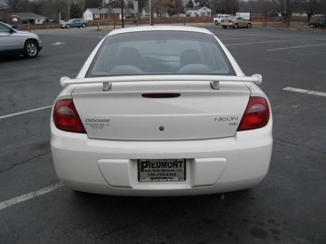 2003 Dodge Neon LE