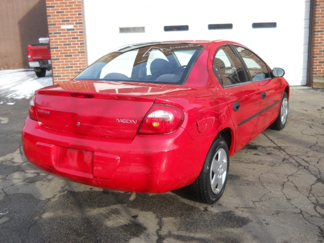 2004 Dodge Neon SE