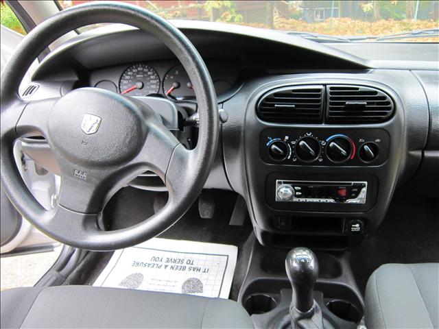 2004 Dodge Neon SE