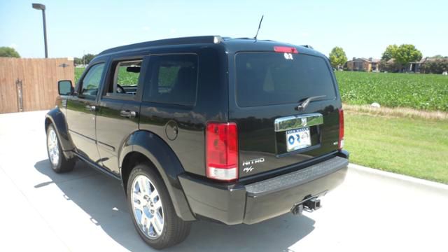 2007 Dodge Nitro Deluxe Convertible