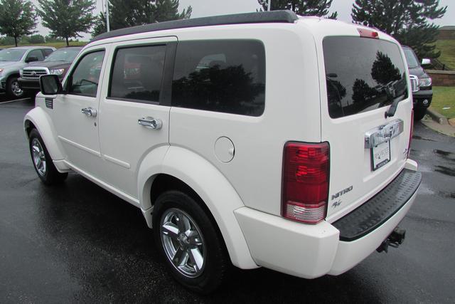 2007 Dodge Nitro Deluxe Convertible