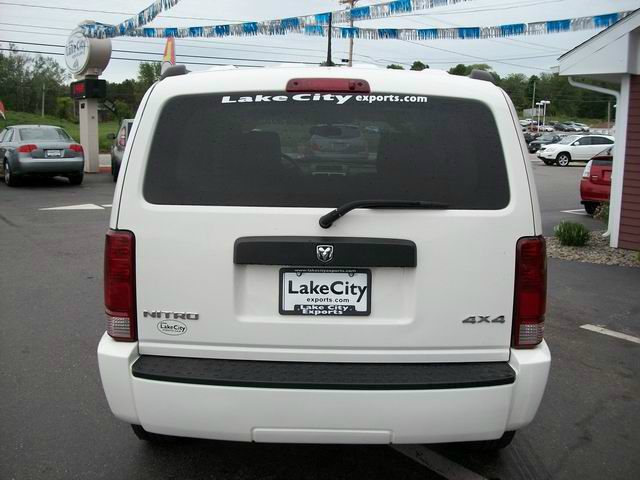 2008 Dodge Nitro Wolfsburg Edition Sedan