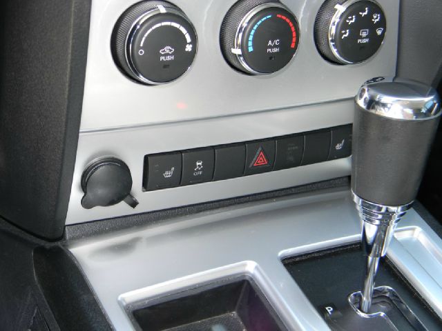 2011 Dodge Nitro Looks Like New