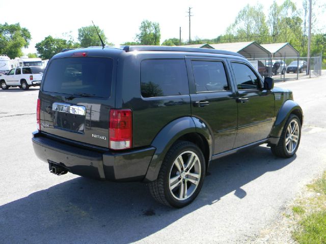 2011 Dodge Nitro Looks Like New