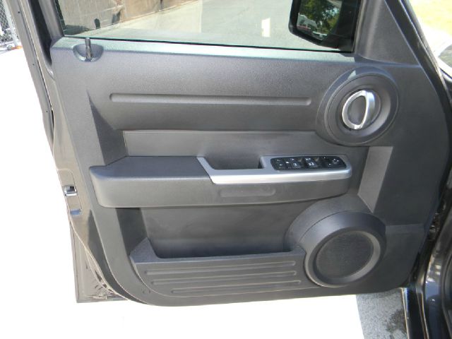 2011 Dodge Nitro Looks Like New